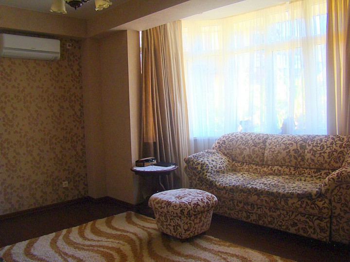 Продаю 2-комнатную квартиру с ремонтом, мебелью, Санаторная СОБС