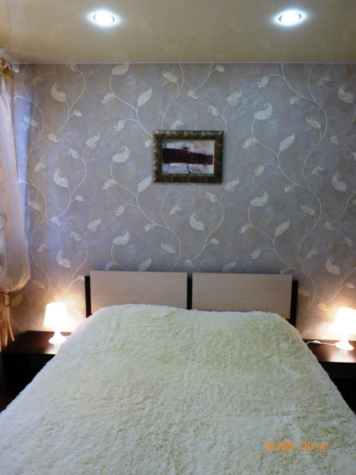 Сдаю 2-х ком. Макаренко, 33