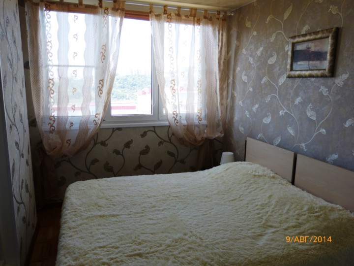 Сдаю 2-х ком. Макаренко, 33