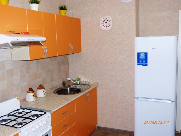 Сдаю 2-х ком. Макаренко, 33