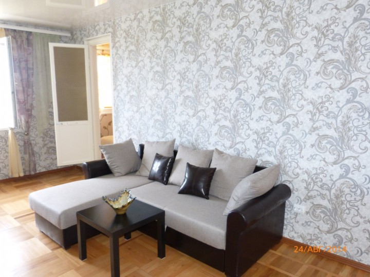 Сдаю 2-х ком. Макаренко, 33