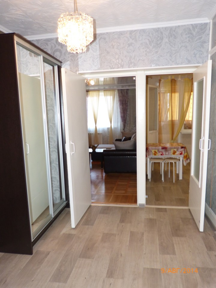 Сдаю 2-х ком. Макаренко, 33