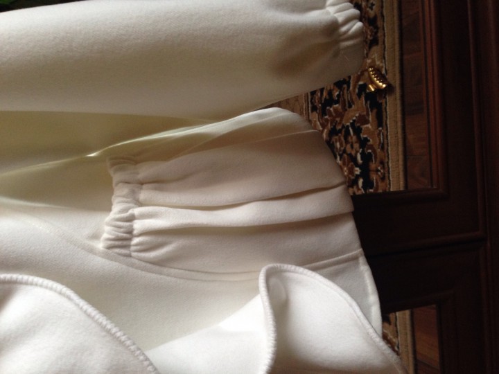 Пальто весеннее, белое