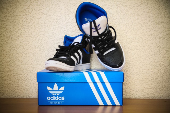 Совершенно новые кроссовки Adidas