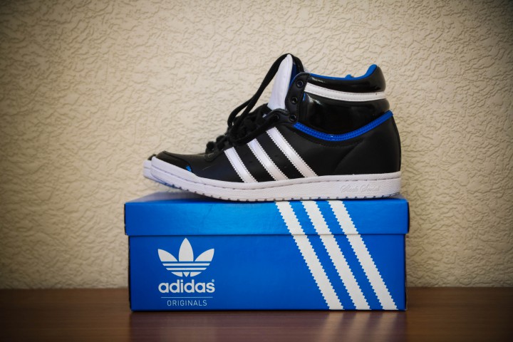 Совершенно новые кроссовки Adidas
