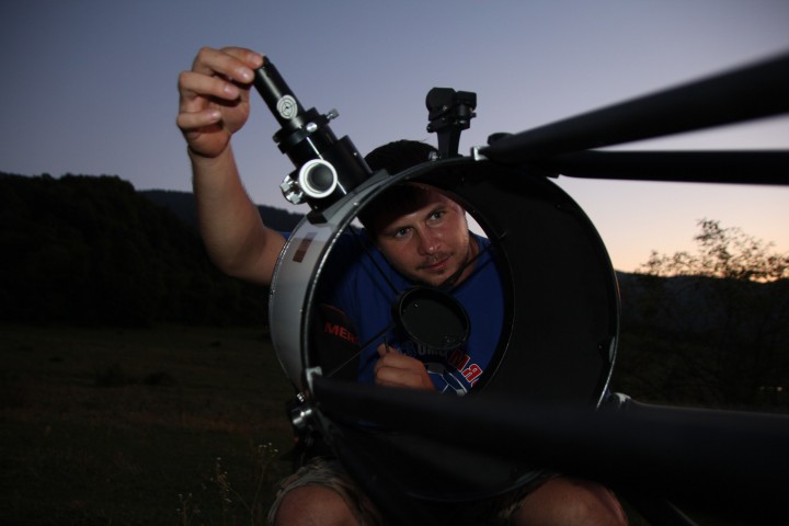 Юстировка, ремонт, чистка микроскопов, биноклей и телескопов.