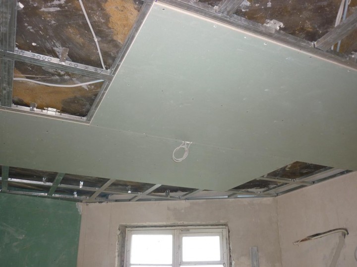 Установка подвесных потолков