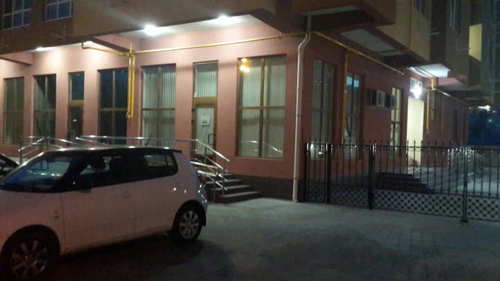 Продам 1-ю квартиру с дизайнерским ремонтом на Мамайке (низ)