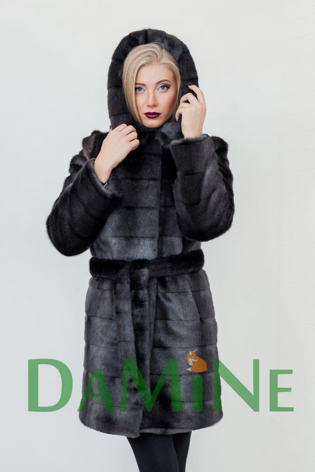 Шубка под графитовую норку в полоску с капюшоном