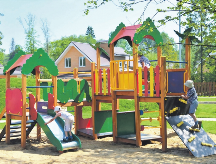  С завода продажа детских игровых комплексов в Сочи и Адлере.