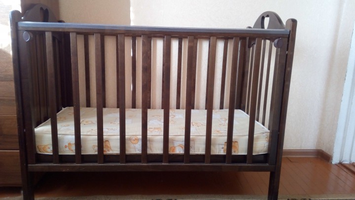 Детская кроватка
