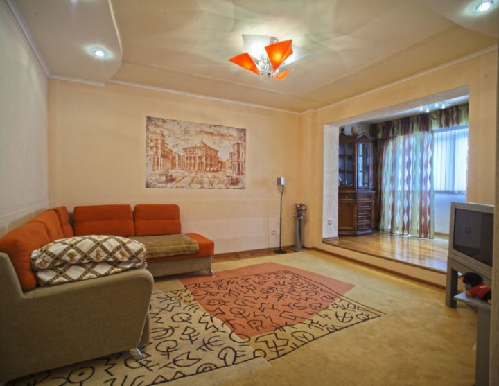 Лазаревское. Продажа двухкомнатной квартиры в центре.