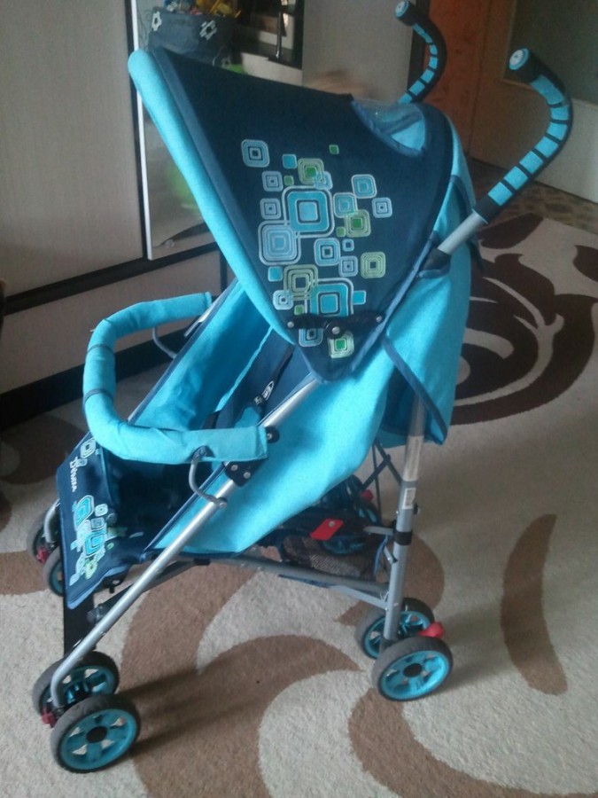 Отдам даром коляску