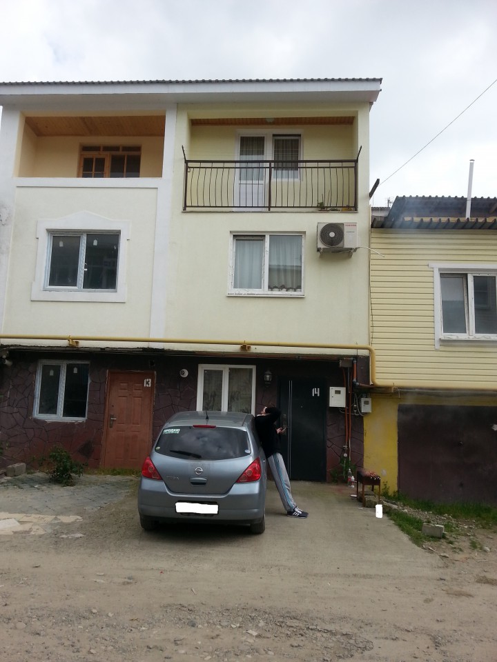 Продается жилой гараж. Таунхаус.