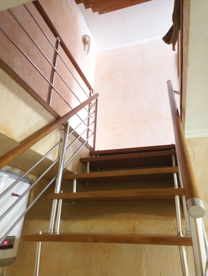 Продается жилой гараж. Таунхаус.