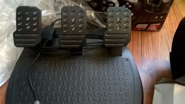 Руль ThrustMaster 