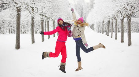 Две девушки ищут жилье в центре на длительный срок