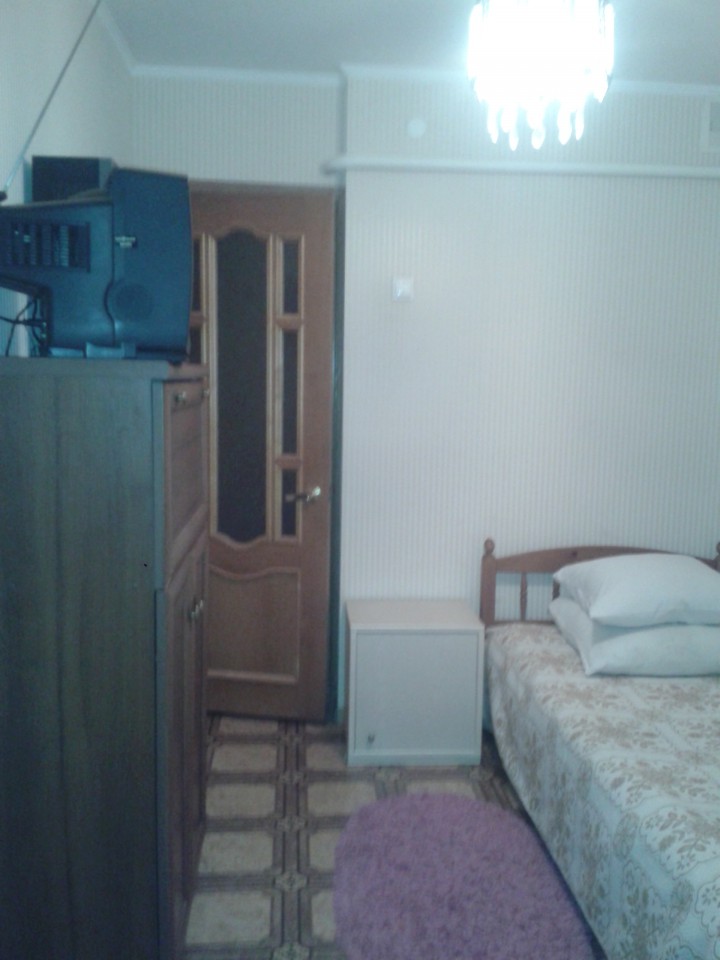 Сдам 2 комн кв-ру. Островского 1