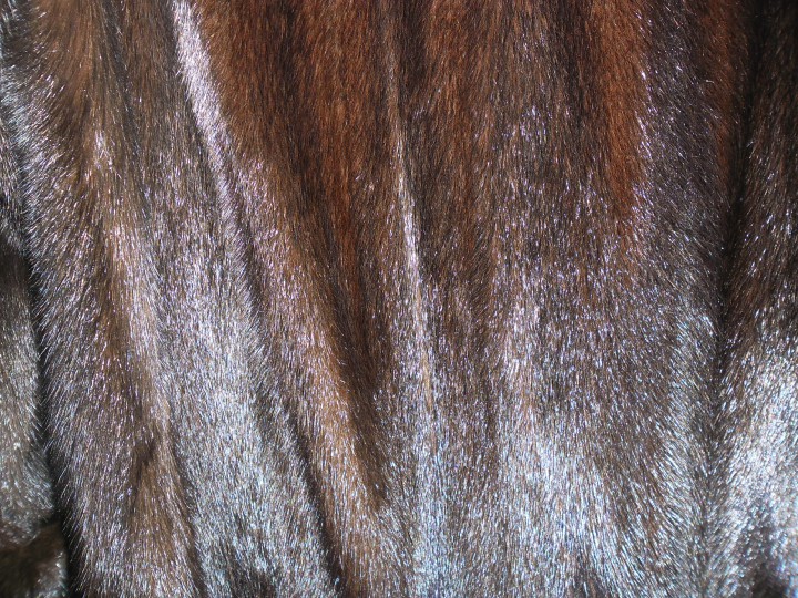 ЦЕЛЬНАЯ НОРКОВАЯ ШУБА