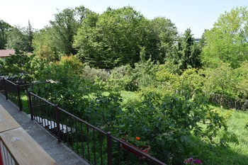 Уникальная квартира с терассой, видом на море и садом