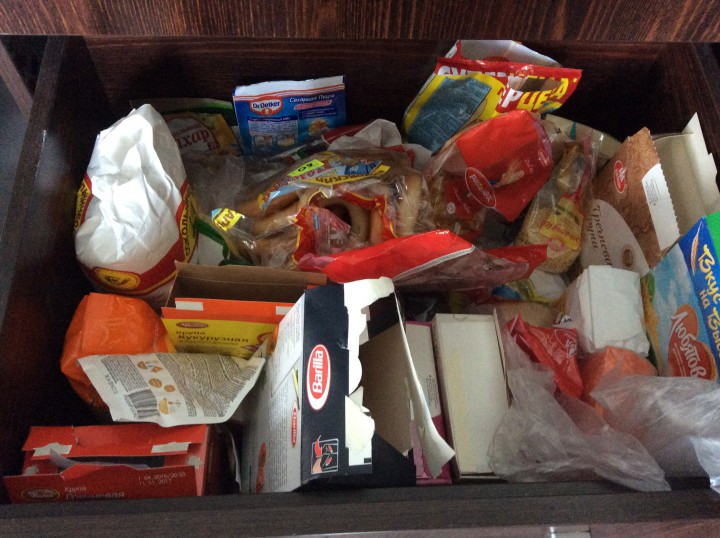 В связи с переездом отдам даром продукты и вещи и др