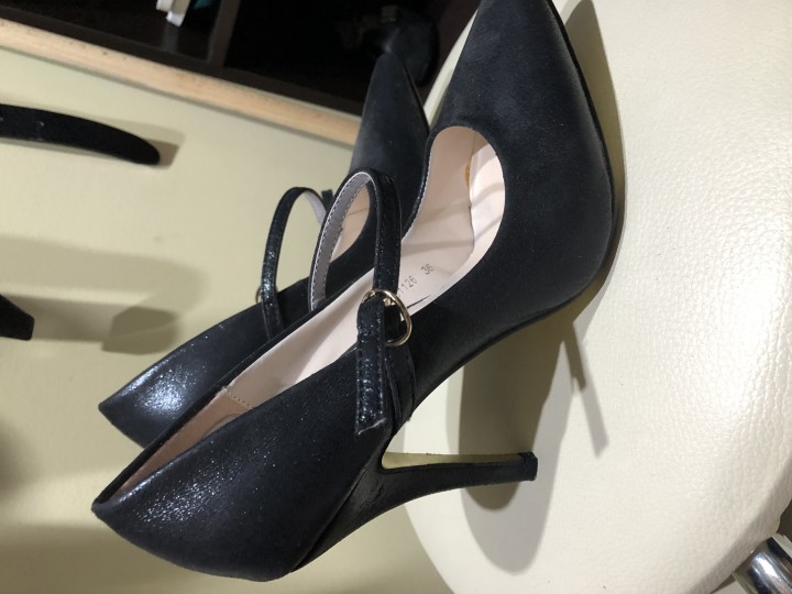 Продам женские туфли