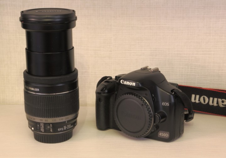 Продаю цифровой зеркальный фотоаппарат Canon