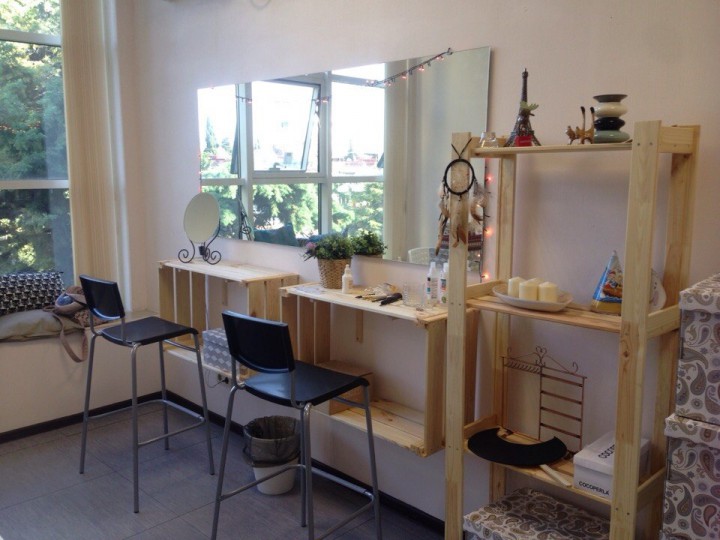 Сдам место мастеру маникюра, бровисту