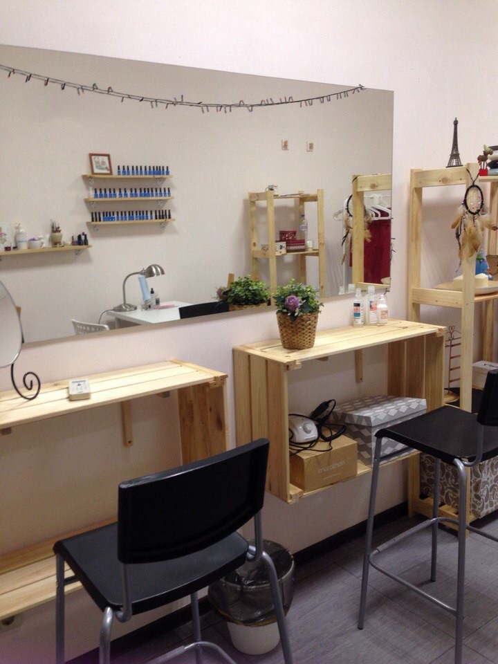 Сдам место мастеру маникюра, бровисту