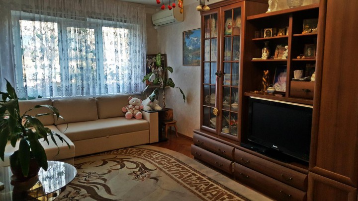 Продаю 3х комнатную квартиру с ремонтом В Центральном районе.