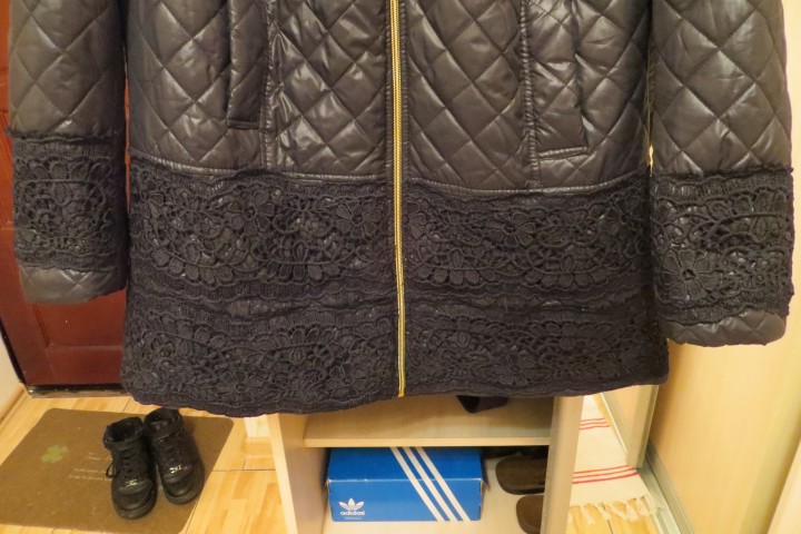 Куртка стёганная с кружевом,54 разм, очень красивая, новая.