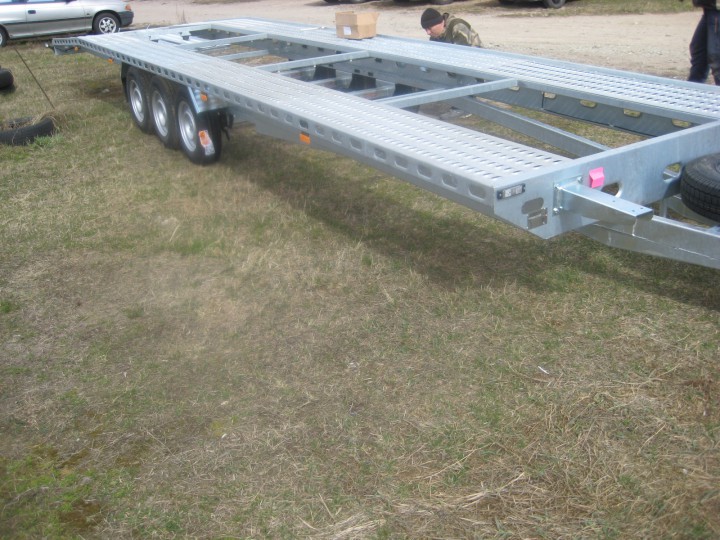 Польский прицеп для перевозки 2х авто 866*210-3,5т.