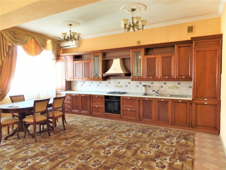 В продаже квартира - двухуровневый пентхаус в Сочи