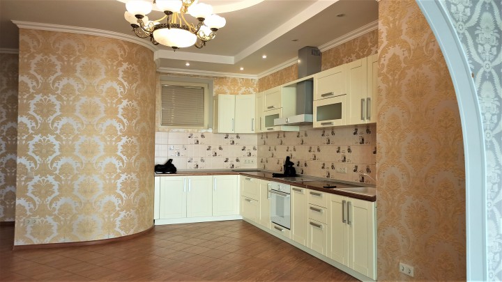 Продается просторная квартира - двухуровневый пентхаус с открыто