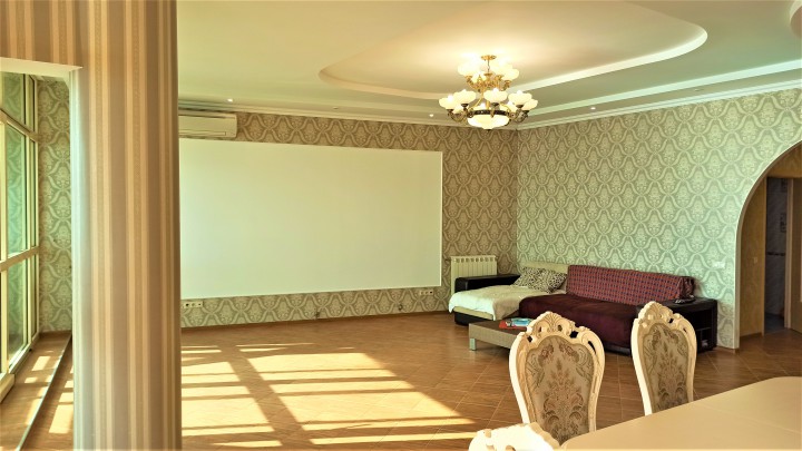 Продается просторная квартира - двухуровневый пентхаус с открыто