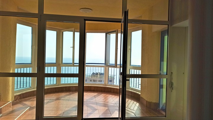 Продается просторная квартира - двухуровневый пентхаус с открыто