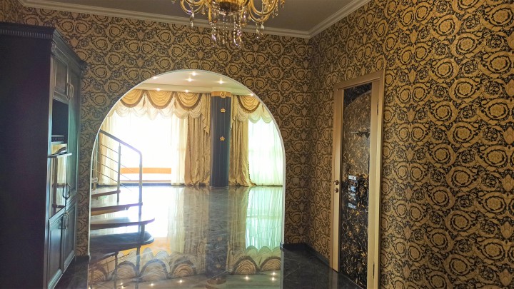 Продается просторная квартира - двухуровневый пентхаус с открыто