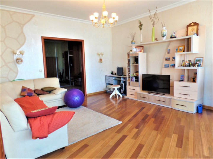 Продается 4-х комнатная квартира в элитном доме в центре Сочи, у