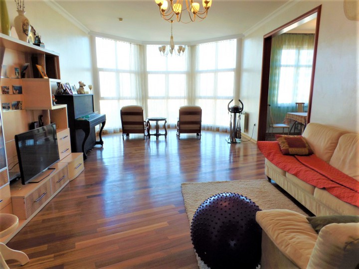 Продается 4-х комнатная квартира в элитном доме в центре Сочи, у