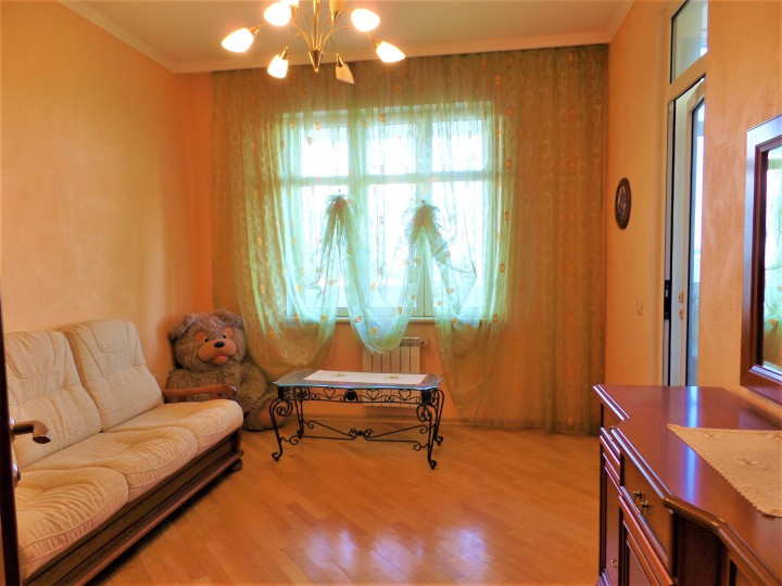 Продается 4-х комнатная квартира в элитном доме в центре Сочи, у