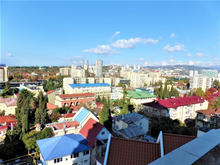 Продается 4-х комнатная квартира в элитном доме в центре Сочи, у