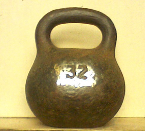 Одну двухпудовую гирю 