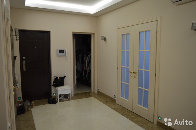 Продам 3 комнатную квартиру в Панинском доме на Макаренко