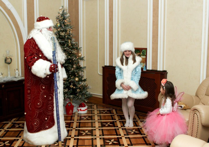 Дедушка Мороз и Снегурочка