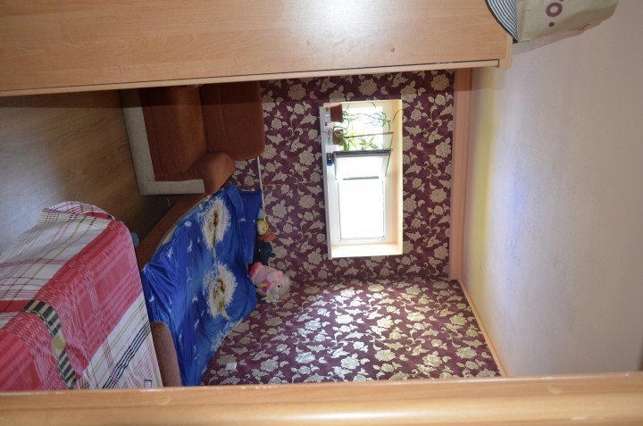 Двушка, перепланированная в трёшку.