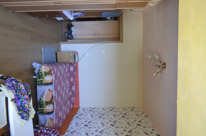 Двушка, перепланированная в трёшку.