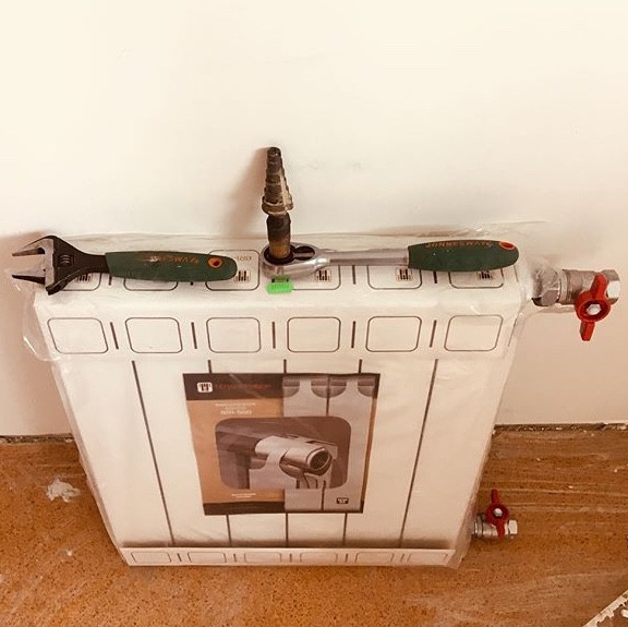 Газосварка. Установка радиаторов отопления.