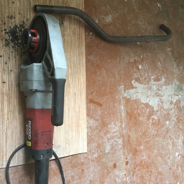 Газосварка. Установка радиаторов отопления.