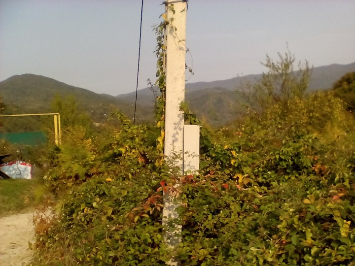 Участок 5 соток,дорога до участка асфальт,свет три фазы,газ в 20