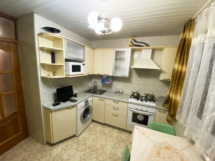 Предлагаю снять 1-ком. квартиру посуточно в центре Сочи, собстве